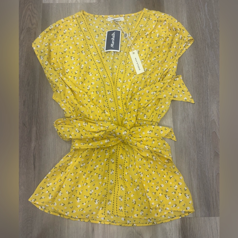 Max Studio Yellow Floral Tie-Waist Skater Top